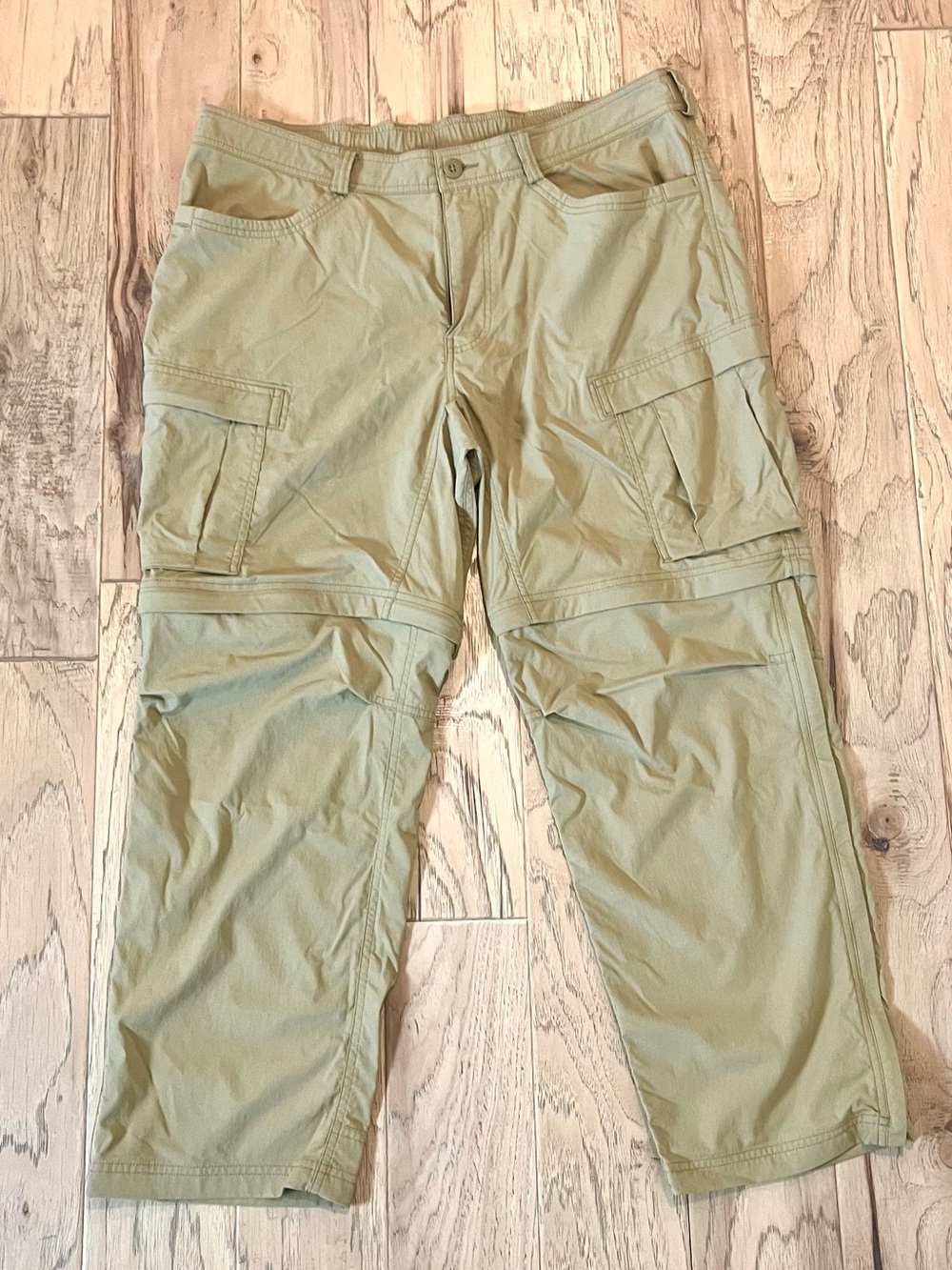 REI Sahara Convertible Tan Cargo Pants, size 40W x 30L